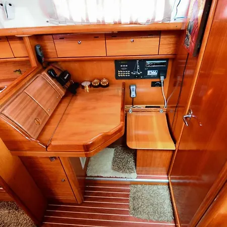 Yacht St. Anna Къща-лодка *